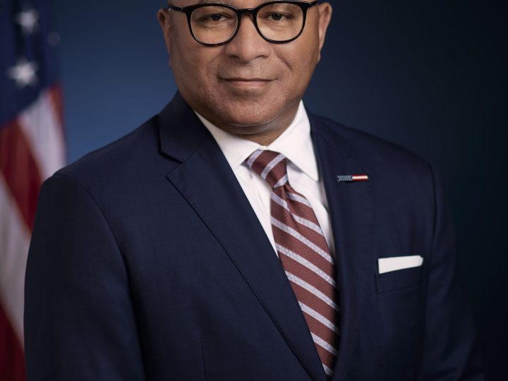 DeFoor to discuss helping taxpayers, financial literacy